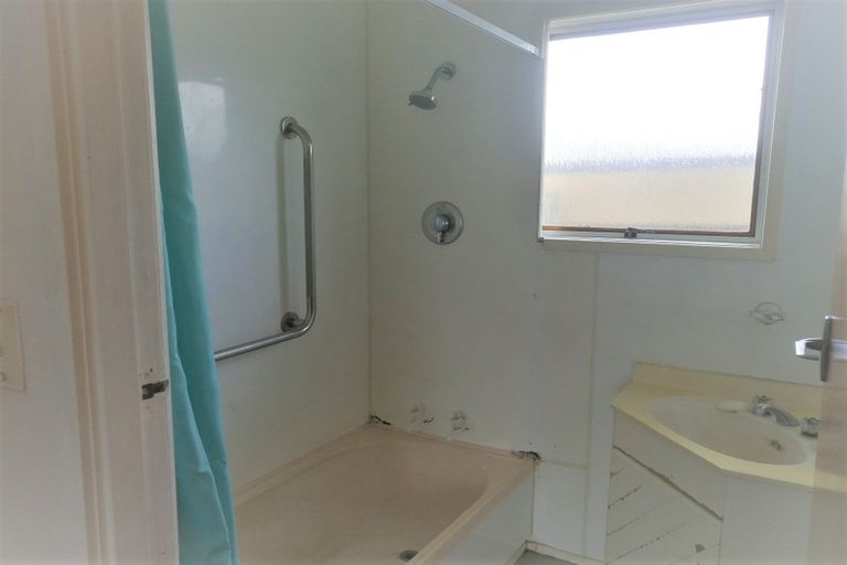 Photo of property in 35 Daytona Road, Henderson, Auckland, 0610