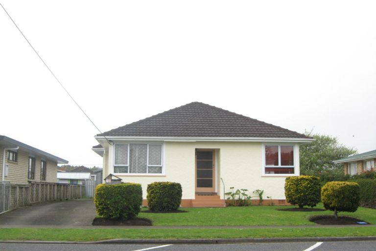 Photo of property in 16a Grey Street, Waitara, 4320