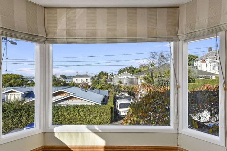 Photo of property in 17 St Aubyn Street, Devonport, Auckland, 0624