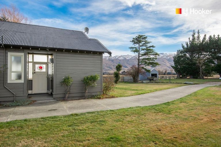 Photo of property in 6189 Middlemarch-sutton Road, Middlemarch, 9597