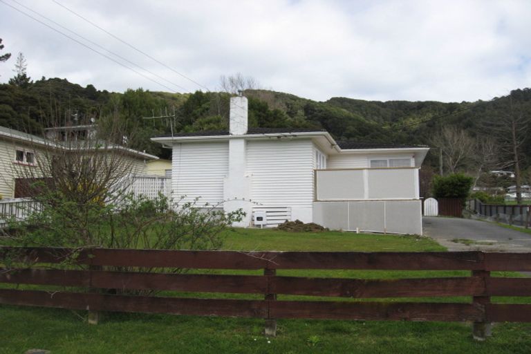 Photo of property in 25 Karaka Street, Wainuiomata, Lower Hutt, 5014