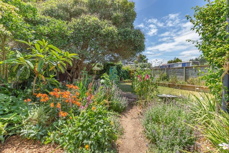 Photo of property in 101 Koputara Road, Himatangi Beach, Foxton, 4891