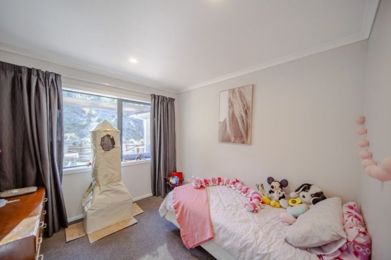 Photo of property in 5 Windsor Road, Waipawa, 4210