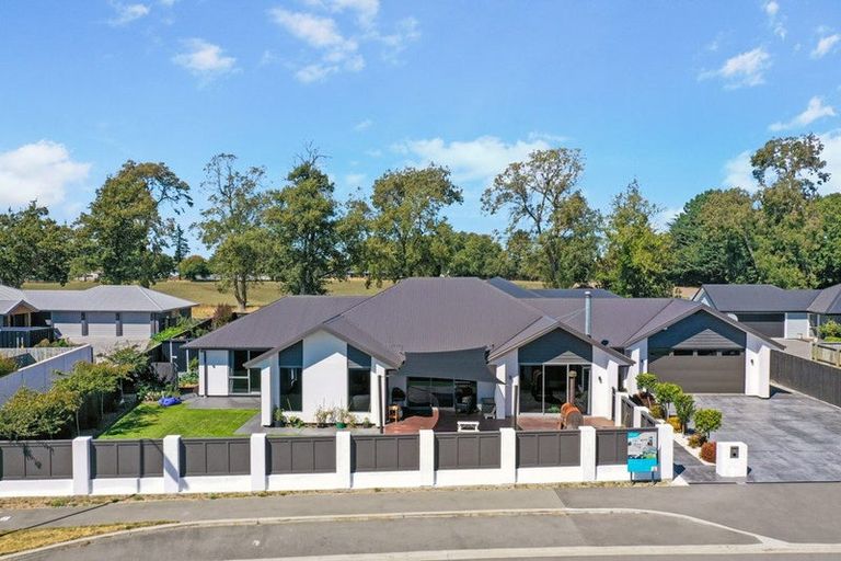 Photo of property in 8 Kelburn Place, Tinwald, Ashburton, 7700