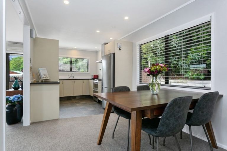 Photo of property in 28 Sheridan Crescent, Leamington, Cambridge, 3432