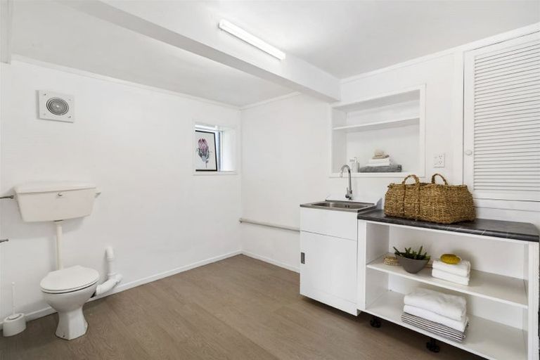 Photo of property in 2/5 Elderwood Lane, Belmont, Auckland, 0622