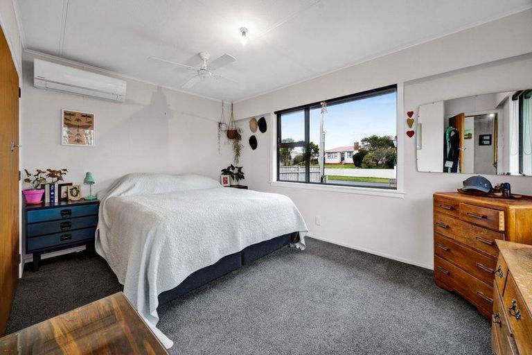 Photo of property in 16 Caplen Street, Hawera, 4610