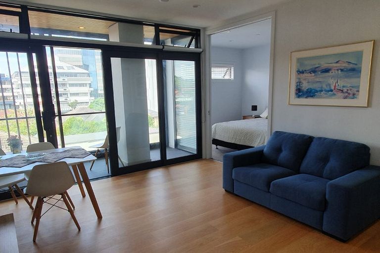 Photo of property in Frank Sargeson Apts, 204/74 Anzac Street, Takapuna, Auckland, 0622