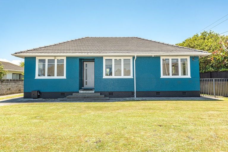 Photo of property in 16 Nikau Street, Tawhero, Whanganui, 4501