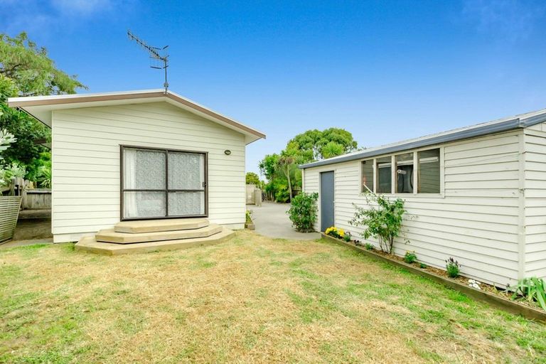 Photo of property in 33 Campbell Avenue, Paraparaumu, 5032