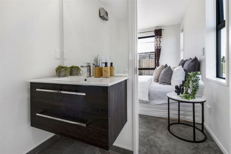 Photo of property in 11 El Patron Lane, Halswell, Christchurch, 8025