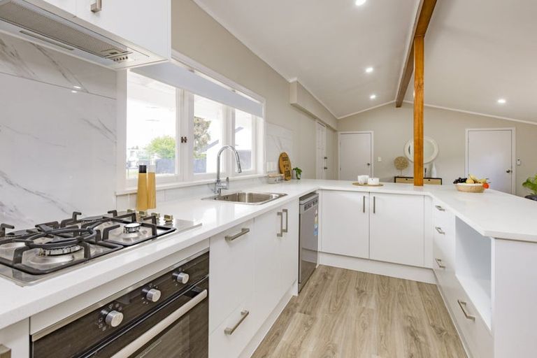 Photo of property in 1/2 Hunua Road, Papakura, 2110