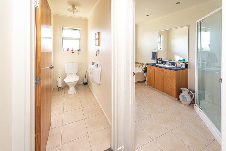 Photo of property in 1 Saint Helens Place, Tawhero, Whanganui, 4501