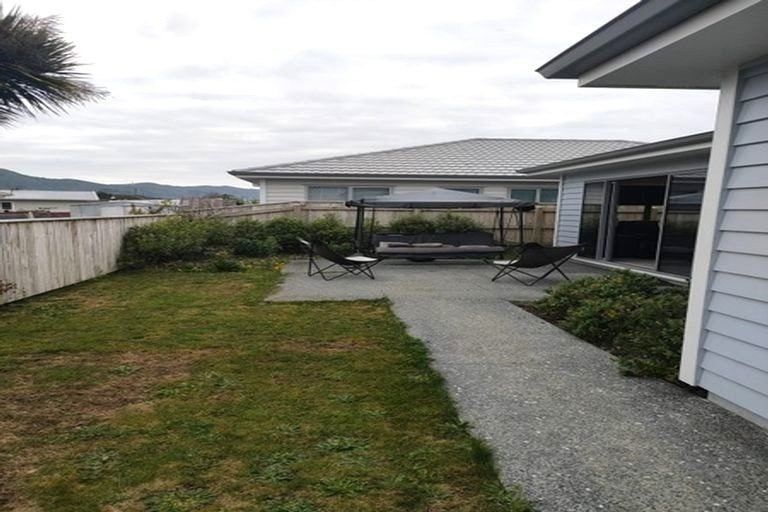 Photo of property in 5 Henrietta Maxwell Grove, Wainuiomata, Lower Hutt, 5014