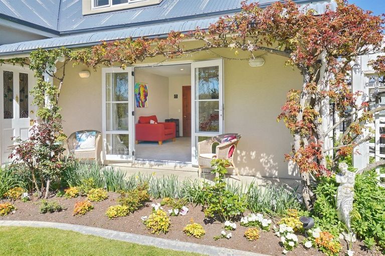 Photo of property in 33 Taranaki Drive, Woodend, 7610