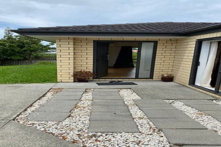 Photo of property in 79a Stanley Road, Glenfield, Auckland, 0629