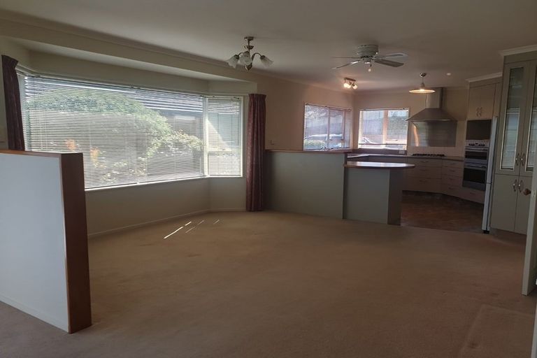 Photo of property in 154 Tukapa Street, Westown, New Plymouth, 4310