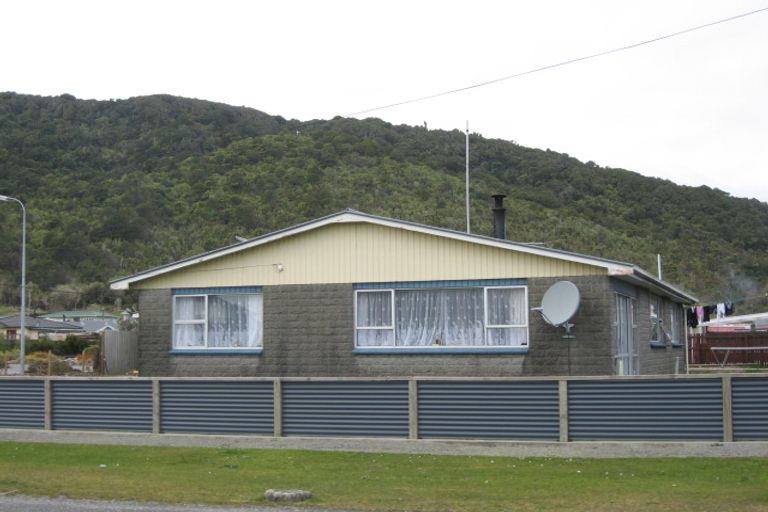 Photo of property in 19 Sturge Street, Cobden, Greymouth, 7802