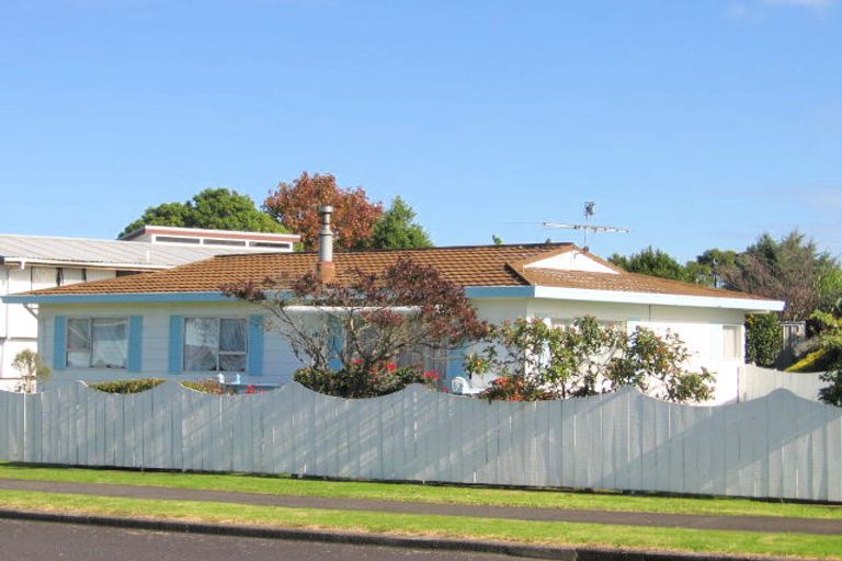 Photo of property in 40 Charntay Avenue, Clover Park, Auckland, 2019