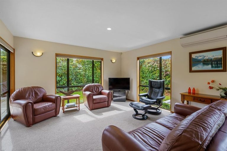 Photo of property in 6 Croftfield Place, Westmorland, Christchurch, 8025