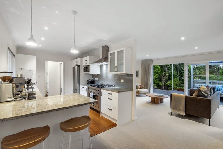 Photo of property in 1/72 Roseberry Avenue, Birkenhead, Auckland, 0626