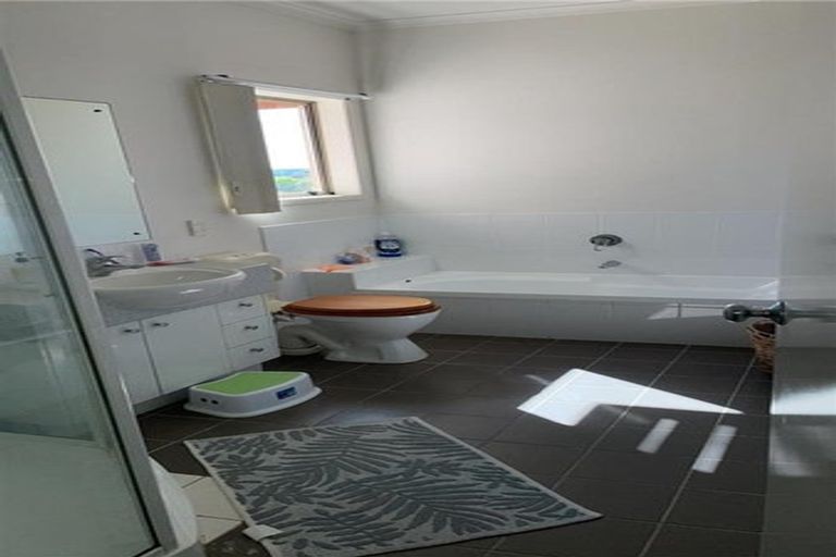 Photo of property in 36 Trimaran Drive, Gulf Harbour, Whangaparaoa, 0930