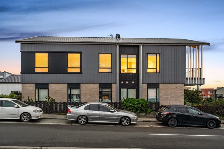 Photo of property in 16 Malcolm Calder Road, Hobsonville, Auckland, 0616