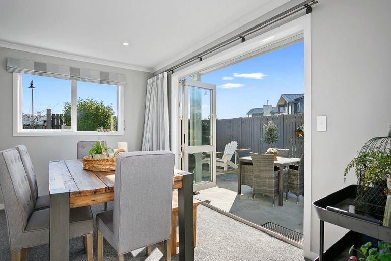 Photo of property in 46 Plescher Crescent, Leamington, Cambridge, 3432