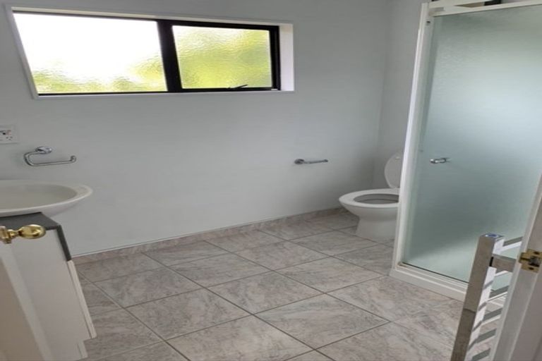 Photo of property in 2/12 Belmont Terrace, Milford, Auckland, 0620