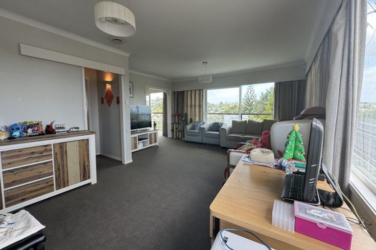 Photo of property in 34 Knightsbridge Drive, Forrest Hill, Auckland, 0620
