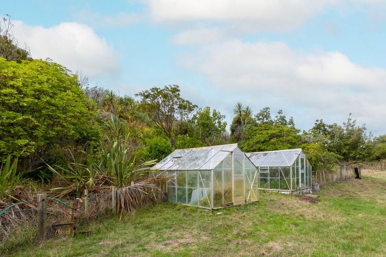 Photo of property in 114 Rutherford Drive, Waikanae Beach, Waikanae, 5036