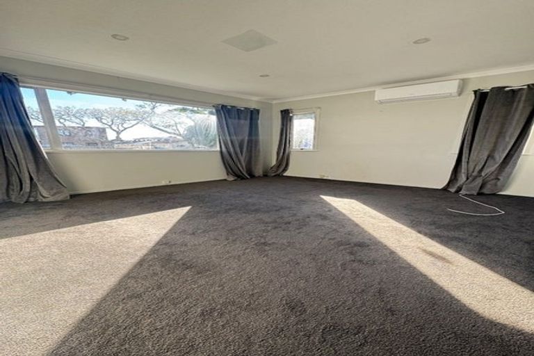 Photo of property in 8 Martin Road, Manurewa, Auckland, 2102