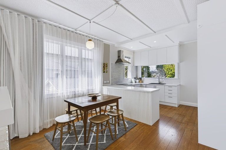 Photo of property in 22 Ngaio Street, Strandon, New Plymouth, 4312