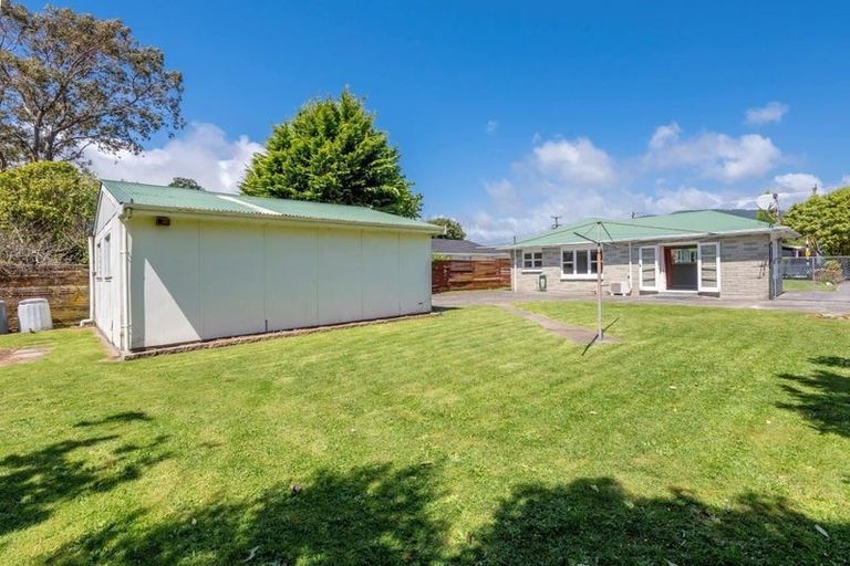Photo of property in 25 Rimu Street, Waikanae, 5036