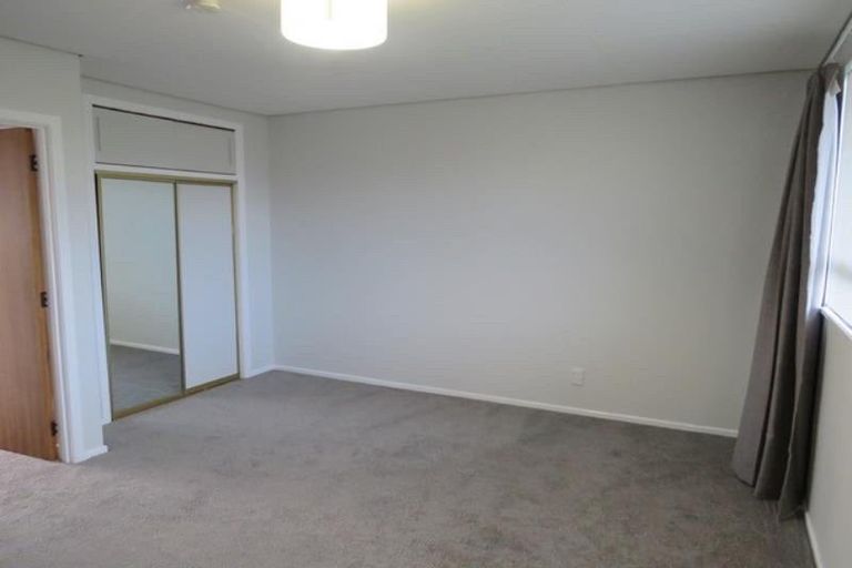 Photo of property in 1/390 Saint Aubyn, Moturoa, New Plymouth, 4310