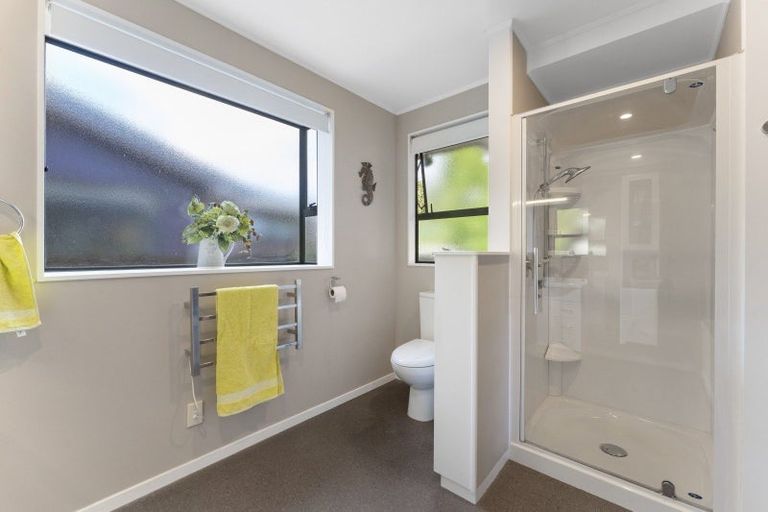 Photo of property in 74a Eatwell Avenue, Paraparaumu Beach, Paraparaumu, 5032