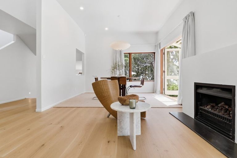 Photo of property in 16 Joan Street, Point Chevalier, Auckland, 1022
