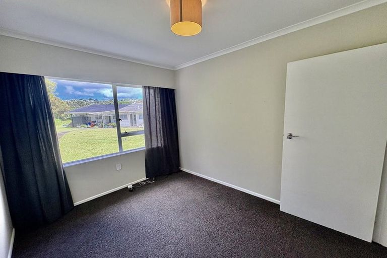 Photo of property in 1/10 Petherick Crescent, Johnsonville, Wellington, 6037