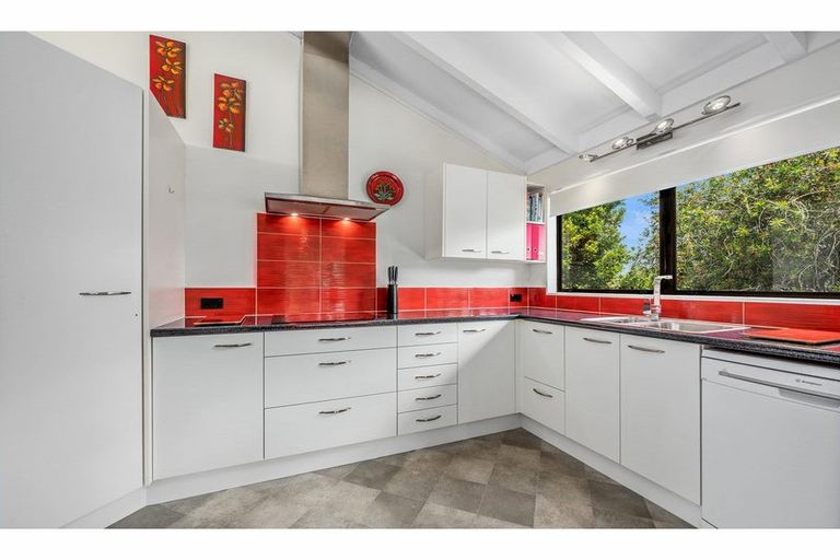 Photo of property in 2/39 Killarney Avenue, Torbay, Auckland, 0630