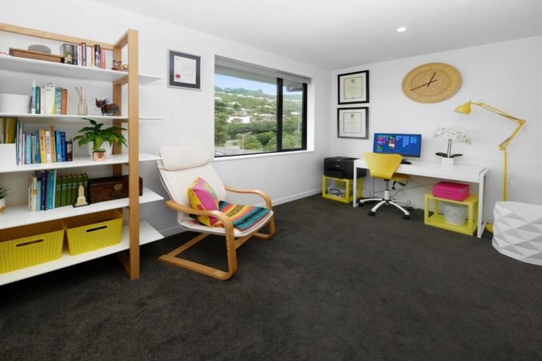 Photo of property in 8 Thatcher Crescent, Crofton Downs, Wellington, 6035