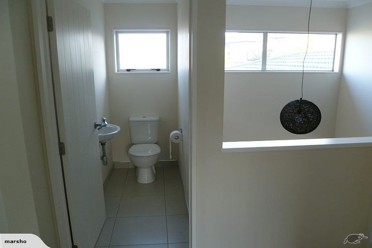 Photo of property in 24 Fairchild Avenue, Goodwood Heights, Auckland, 2105