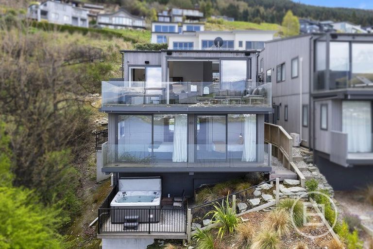 Photo of property in St Andrews Park, 9b Saint Mathews Place, Queenstown, 9300