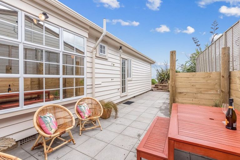 Photo of property in 100 The Esplanade, Raumati South, Paraparaumu, 5032