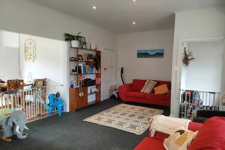 Photo of property in 15 Mawson Street, Waiwhetu, Lower Hutt, 5010