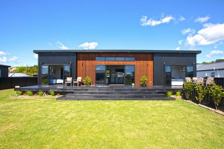 Photo of property in 13 Navigation Drive, Cooks Beach, Whitianga, 3591