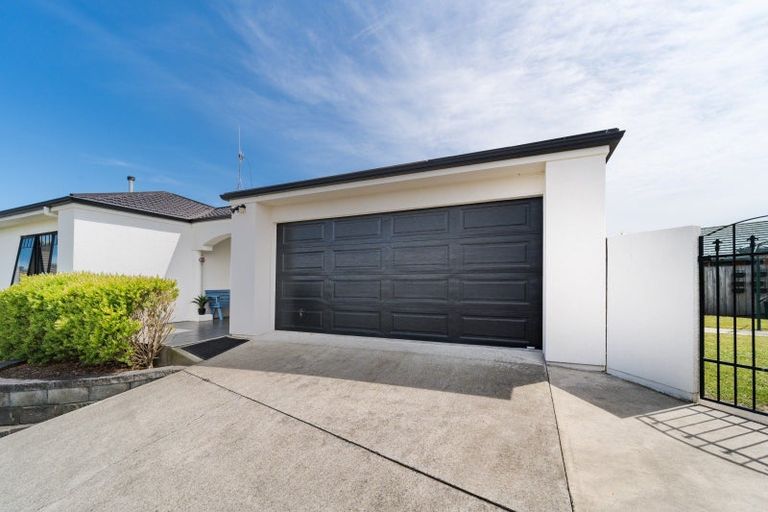 Photo of property in 14 Jordan Way, Kelvin Grove, Palmerston North, 4414