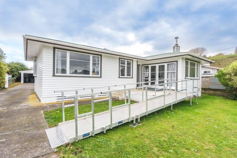 Photo of property in 21 Camellia Avenue, Aramoho, Whanganui, 4500