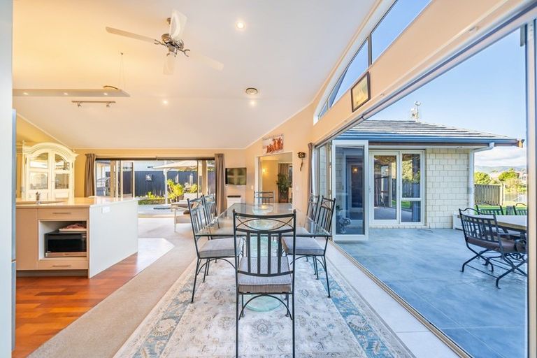 Photo of property in 196 Tutere Street, Waikanae Beach, Waikanae, 5036