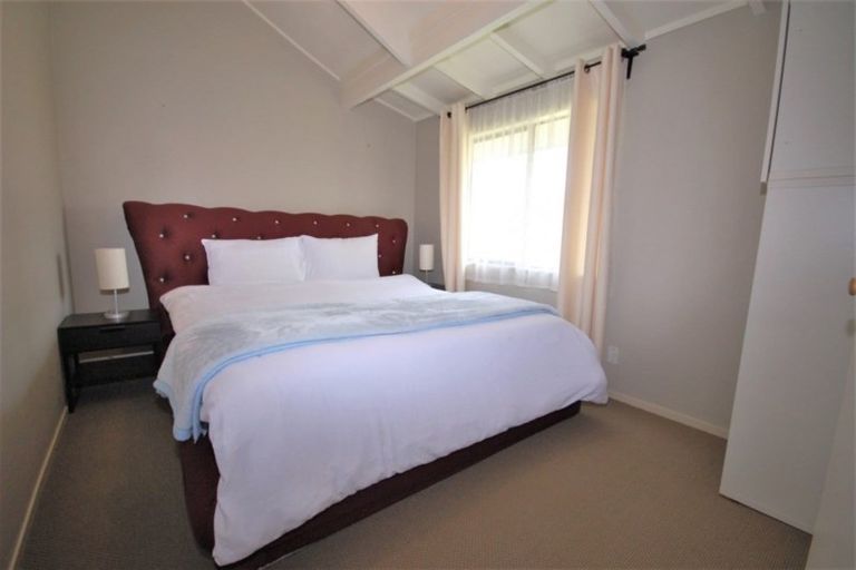 Photo of property in 21 Newberry Place, Richmond Heights, Taupo, 3330