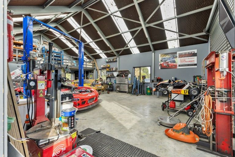 Photo of property in 44 Tutakarae Road, Kelvin Grove, Palmerston North, 4470